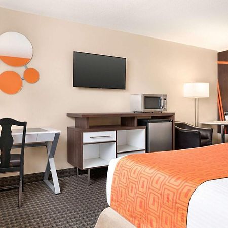 Howard Johnson By Wyndham Gravenhurst Exteriér fotografie