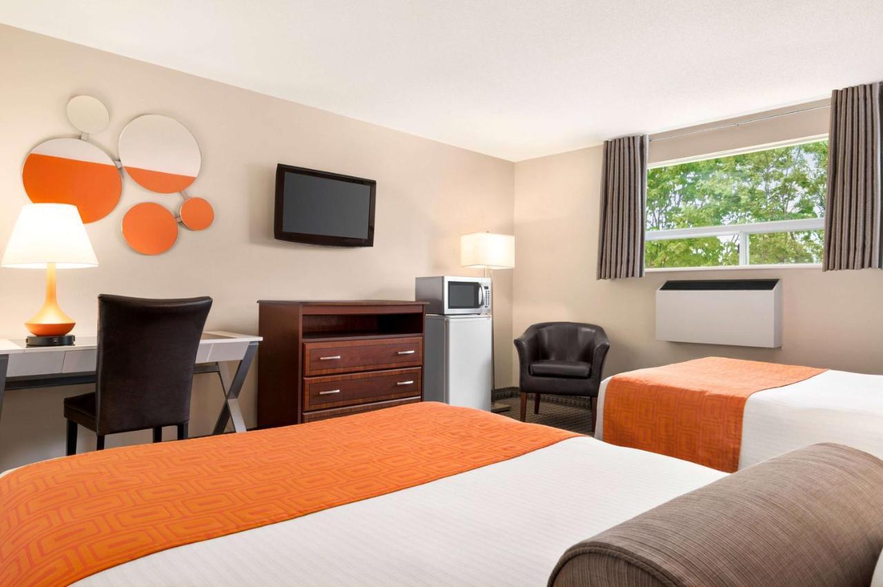Howard Johnson By Wyndham Gravenhurst Exteriér fotografie